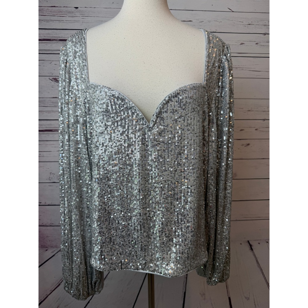Torrid Sequin Blouse Plus size 2X 2 Silver Sweetheart Shirt‎ Sequins Bling Top